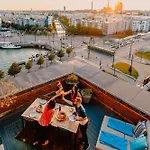 Radisson Blu Seaside Hotel, 4*