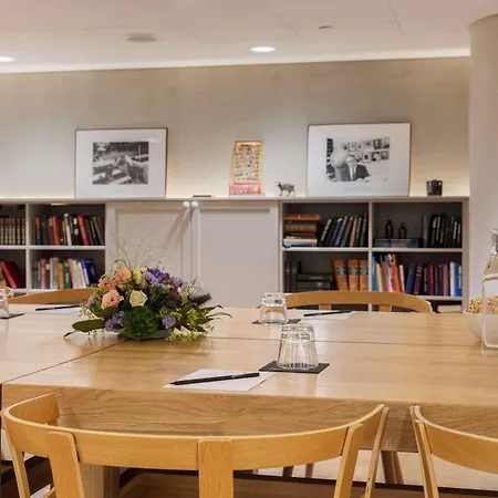 Radisson Blu Seaside Hotel, מלון